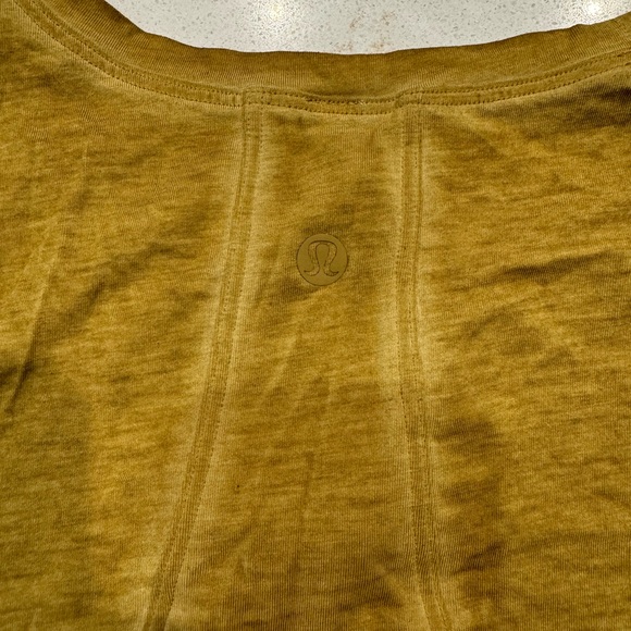 Lululemon Muscle Love Crop - NWT size 4 - Picture 3 of 5